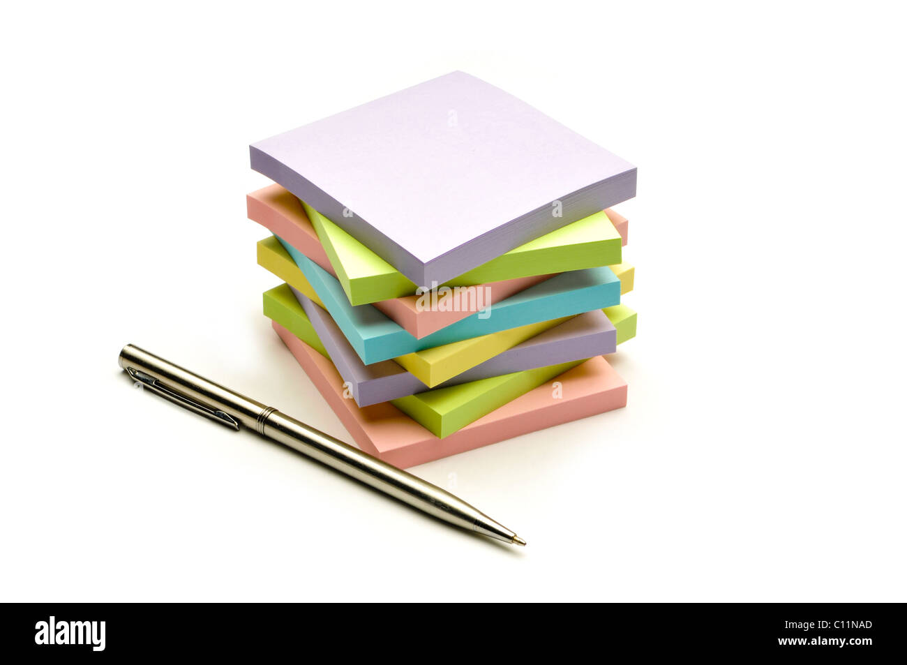 Papierstapel bunte Hinweis Stockfoto