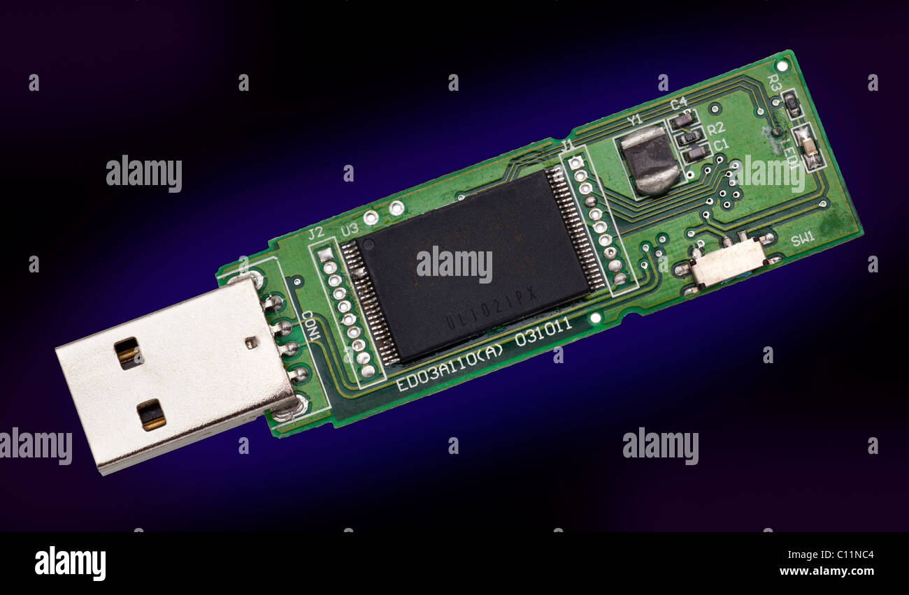 Innenansicht von einem USB-Memory-Stick, Flash-Laufwerk oder USB-Stick Stockfoto