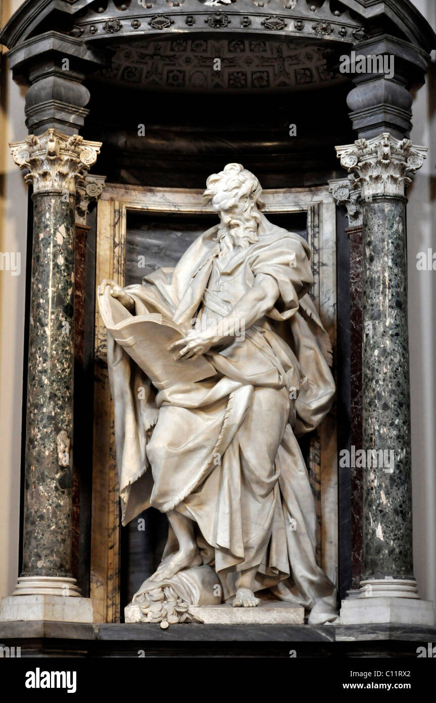 Statue des Apostels Matthäus, Kirchenschiff, Basilika San Giovanni in Laterano, Rom, Latium, Italien, Europa Stockfoto