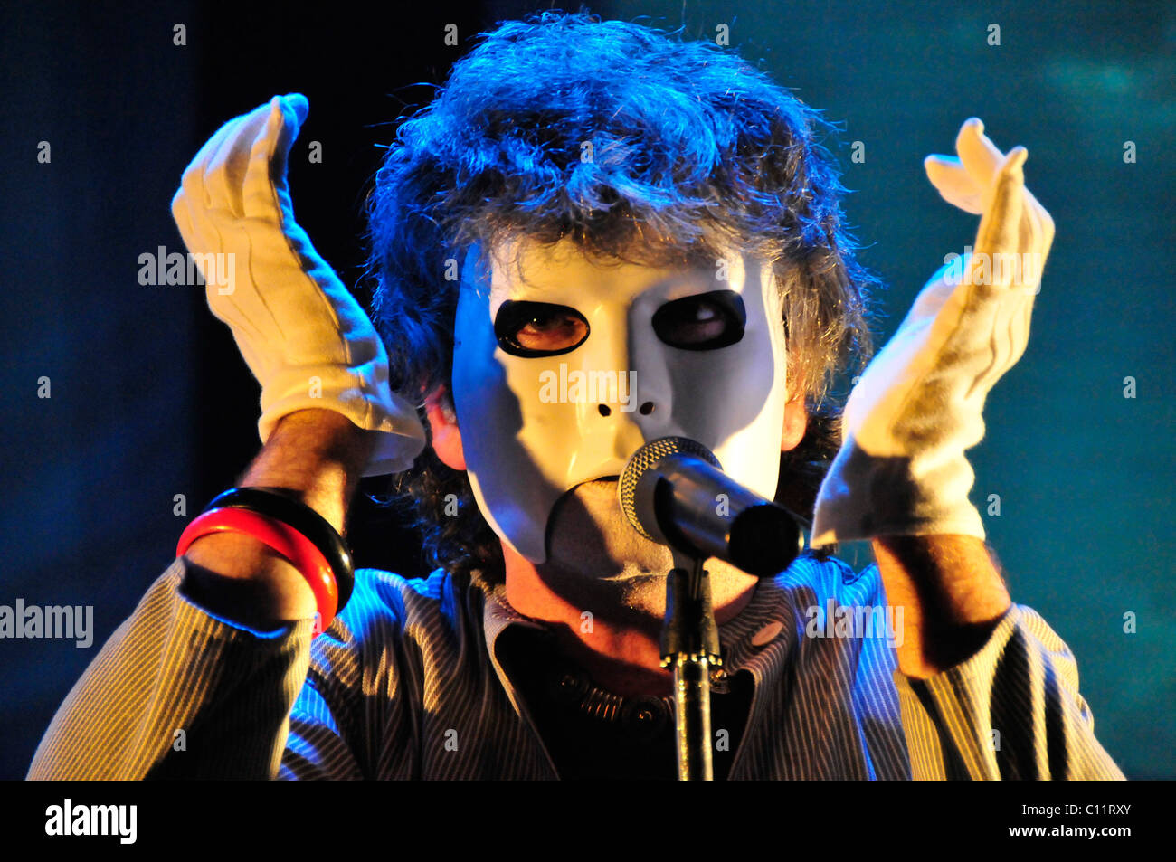 Peter Nicholls, Frontmann der britischen Rockgruppe IQ, Durchführung eines seine Theateraufführungen im Dezember 2009, O2 Academy Stockfoto