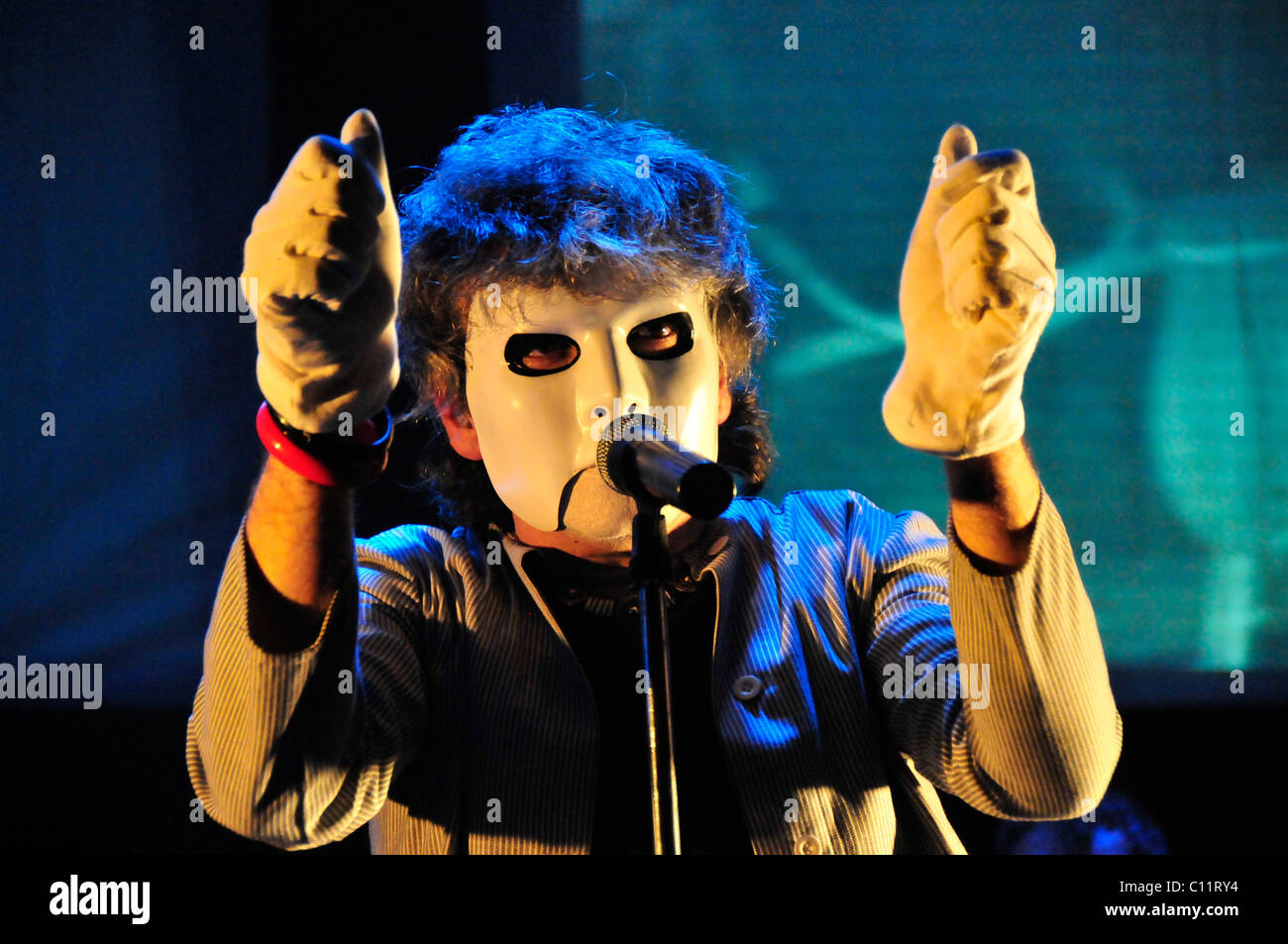 Peter Nicholls, Frontmann der britischen Rockgruppe IQ, Durchführung eines seine Theateraufführungen im Dezember 2009, O2 Academy Stockfoto