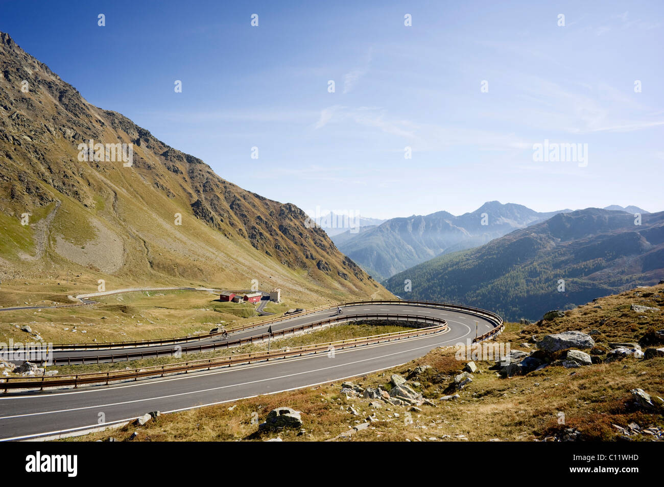 Straße zum Großen St. Bernhard Pass, Col du Grand Saint-Bernard, Colle del Gran San Bernardo, Walliser Alpen, Walliser Alpen Stockfoto