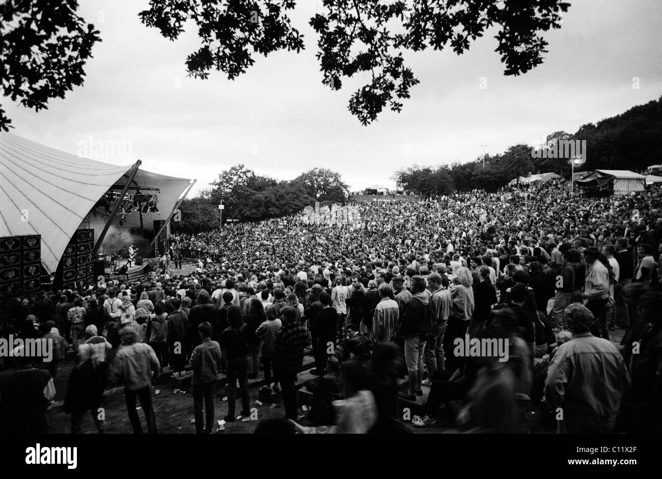 Konzert der Rockgruppe "Simple Minds" am 01.09.1991 auf der Loreley Freilichtbühne, St. Goarshausen, Rheinland-Pfalz Stockfoto