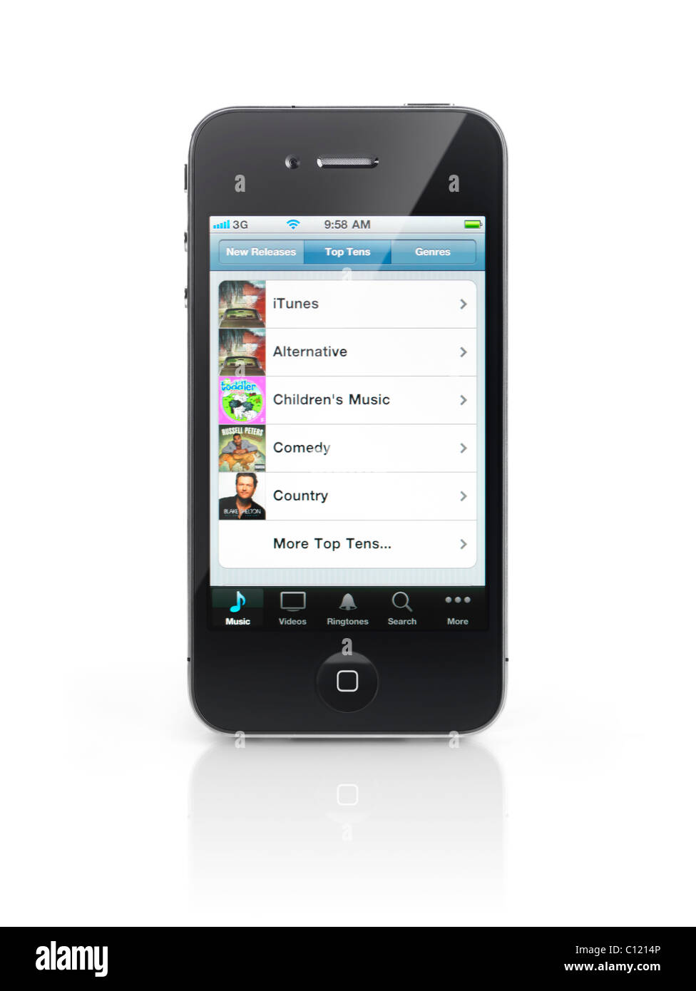Apple iPhone 4 Smartphone mit Menü "iTunes Store" auf dem Display isoliert auf weißem Hintergrund Stockfoto