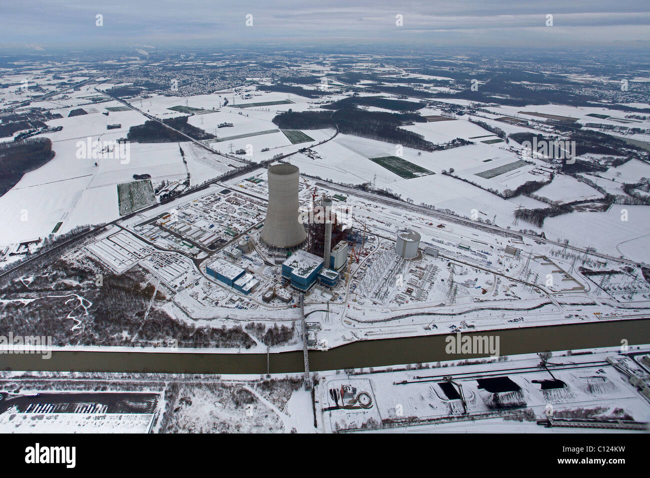 Luftaufnahme, Gebäude Einfrieren, EON Datteln 4 Kohlekraftwerk im Schnee, Dortmund-Ems-Kanal, Datteln, Region Ruhrgebiet Stockfoto