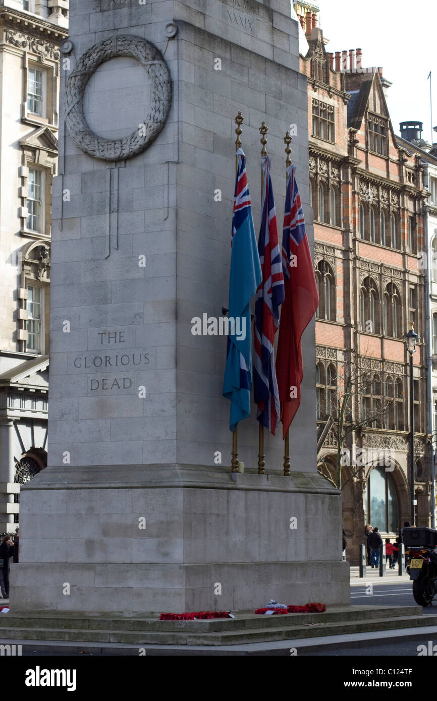 Das Grab des ruhmreichen Toten auf dem Ehrenmal in Whitehall London Stockfoto