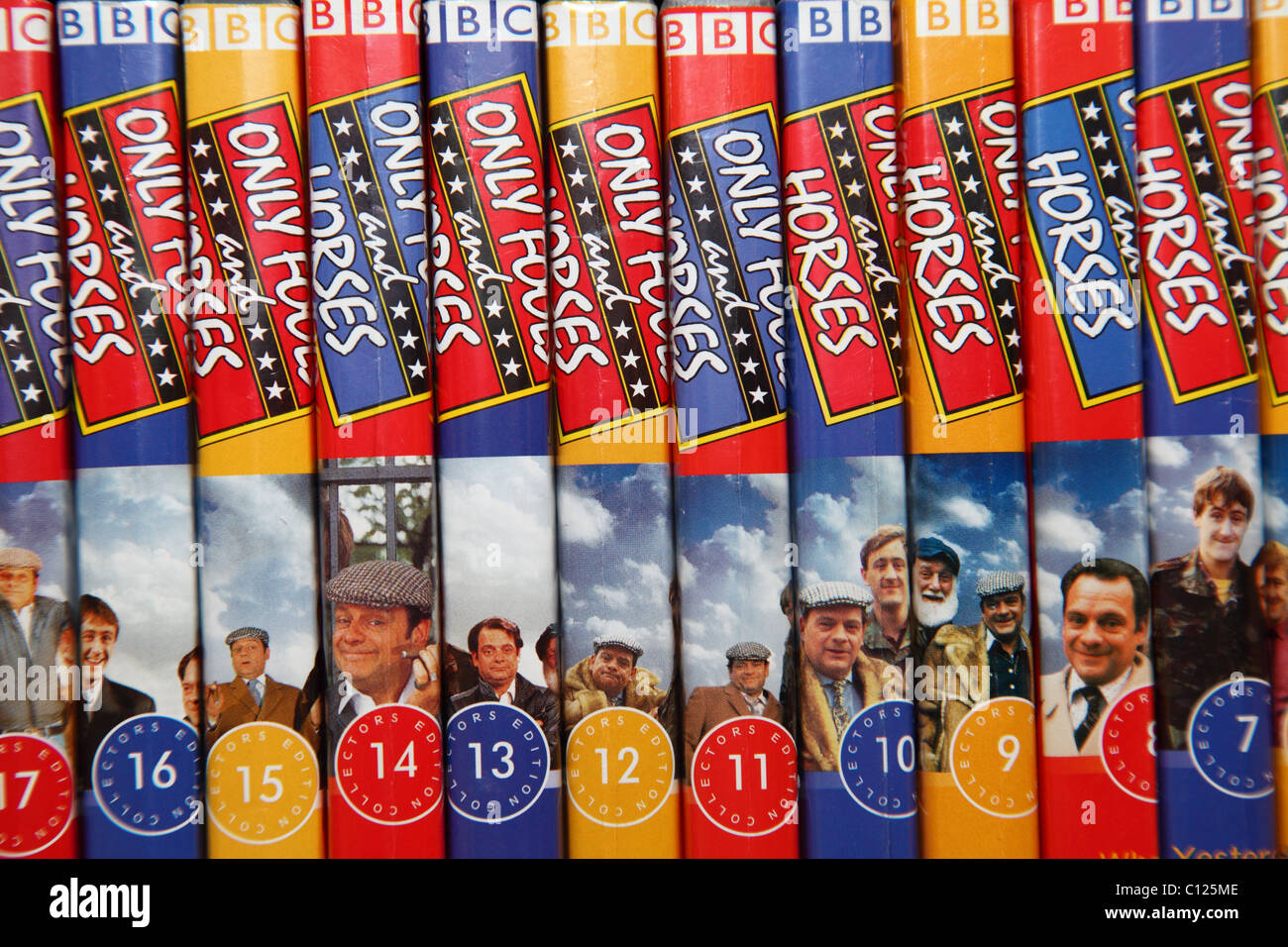 Die BBC nur Dummköpfe und Pferde Komödie TV-show DVD-Sammlung. Stockfoto