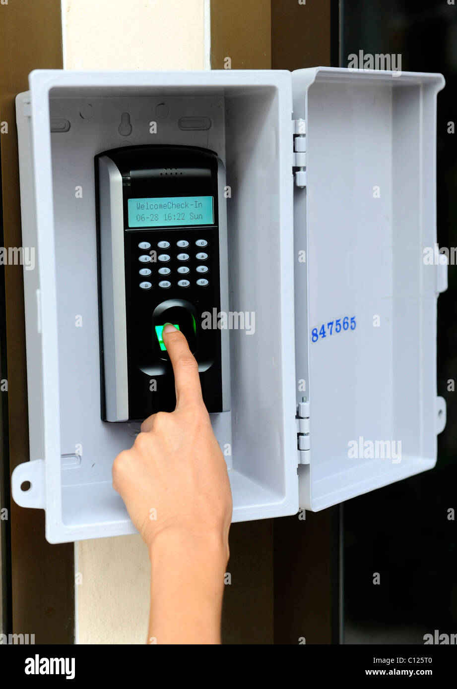 Turoffner Mit Fingerprintfeed