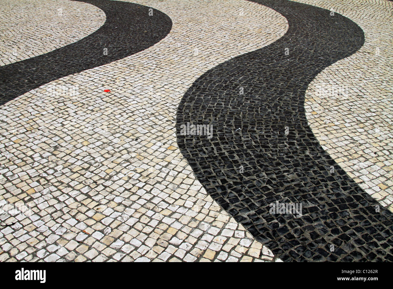 Wellenlinien in Mosaik Pflastersteine Largo tun Senado, der Senatsplatz in Macau, China. Stockfoto