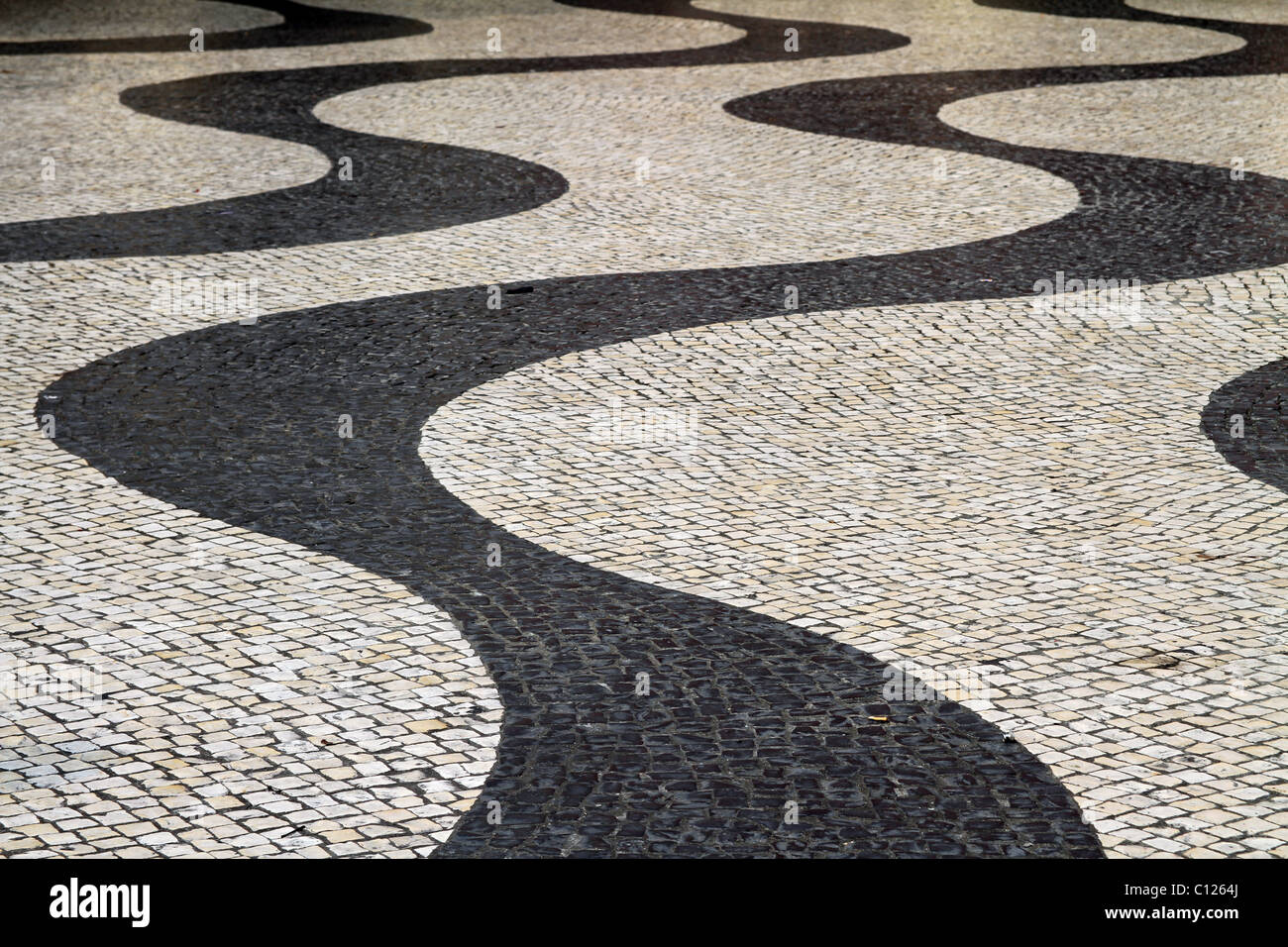 Wellenlinien in Mosaik Pflastersteine Largo tun Senado, der Senatsplatz in Macau, China. Stockfoto