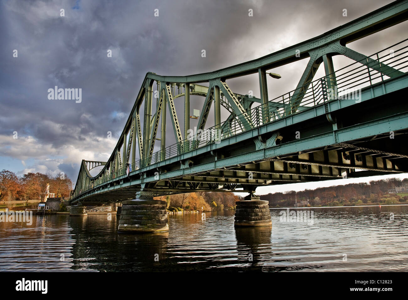Glienicker Bruecke Brücke zwischen Berlin und Potsdam, Crosing ehemalige inoffizielle Grenze zwischen West-Berlin und der DDR, Potsdam Stockfoto