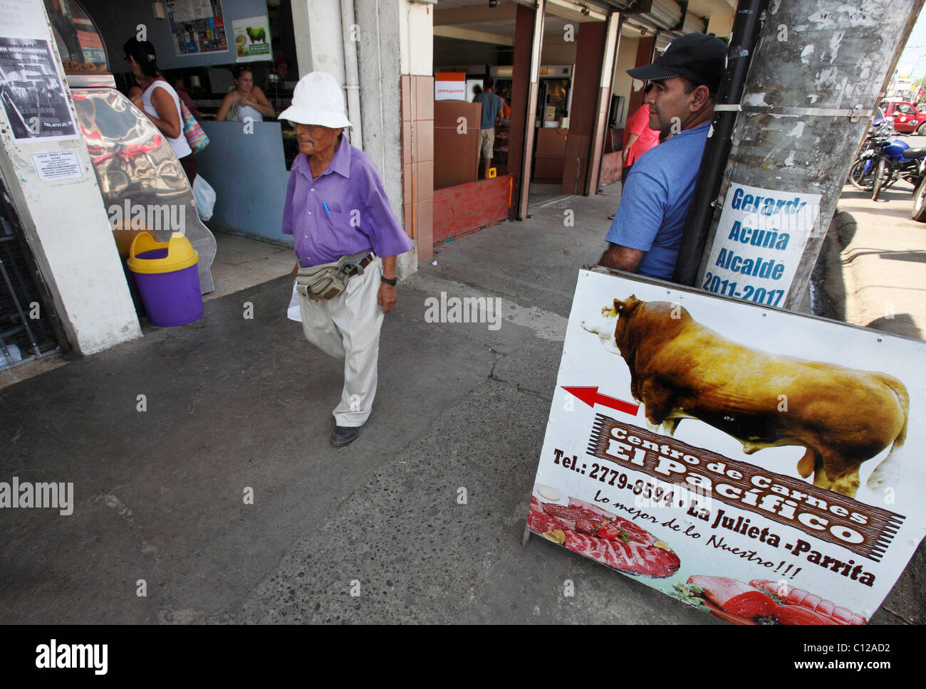 Straßenszene in der Stadt von Parrita, Costa Rica Stockfoto