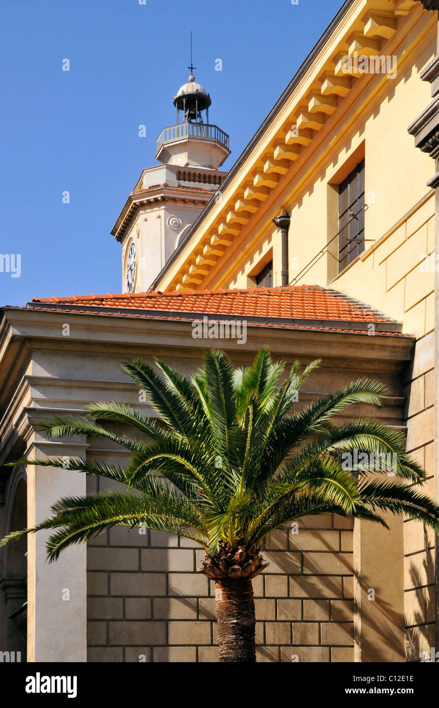 Kirche und Palm Tree in Nizza im Südosten Frankreichs, Departement Alpes-Maritimes Stockfoto