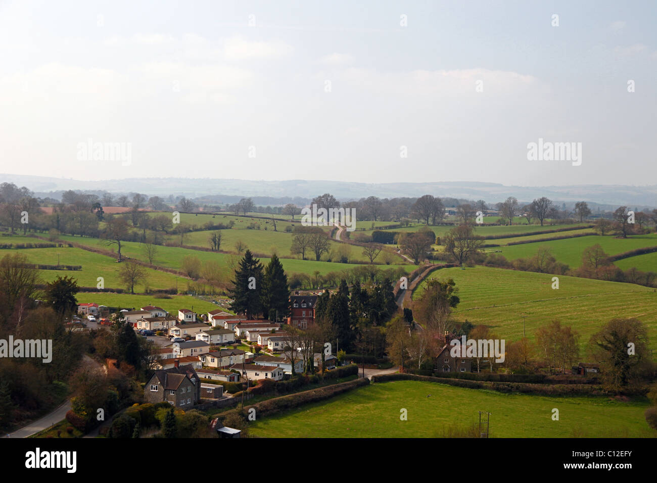 Blick vom The halten von Ludlow Castle von permanenten Campingplatz im grünen, Shropshire, England, UK Stockfoto