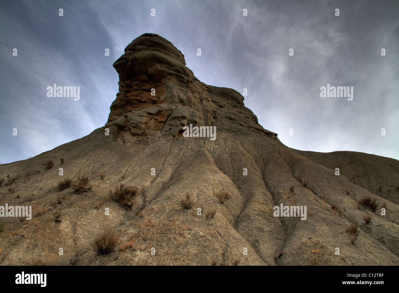 Rock Formation bedecktem Himmel Stockfoto
