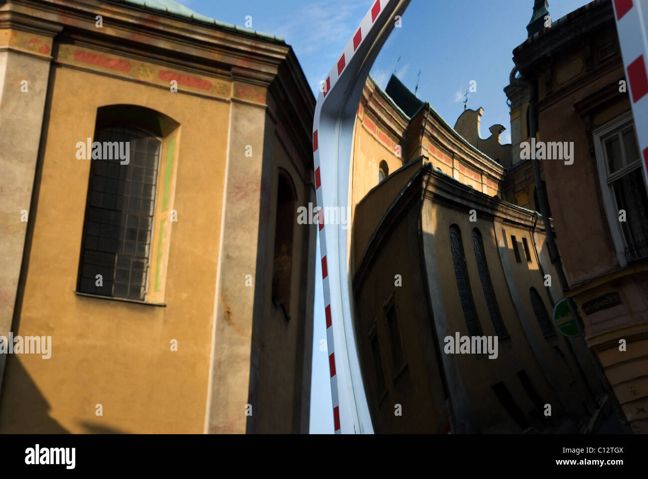 Gebäude außen Verzerrung in Przemysl, Polen Stockfoto