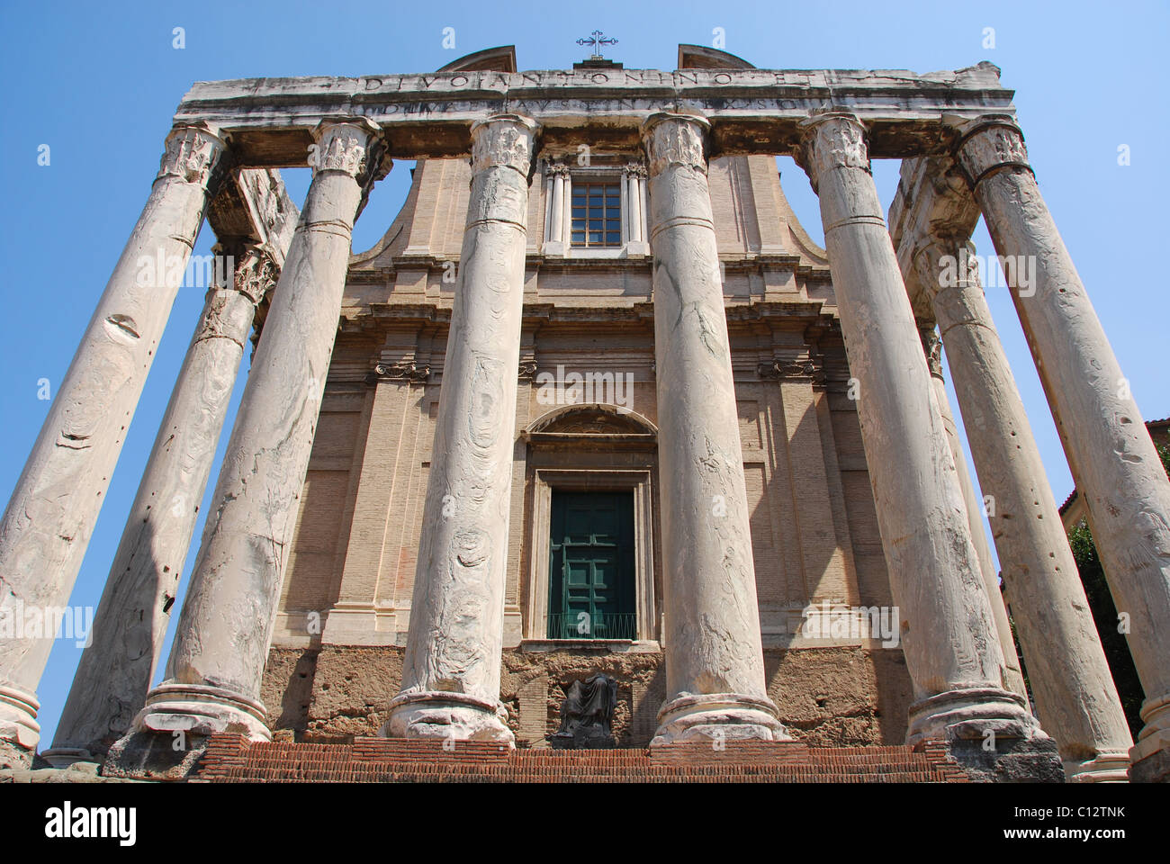 Tempel des Antoninus und Faustina auf das Forum Romanum, Rom, Italien Stockfoto