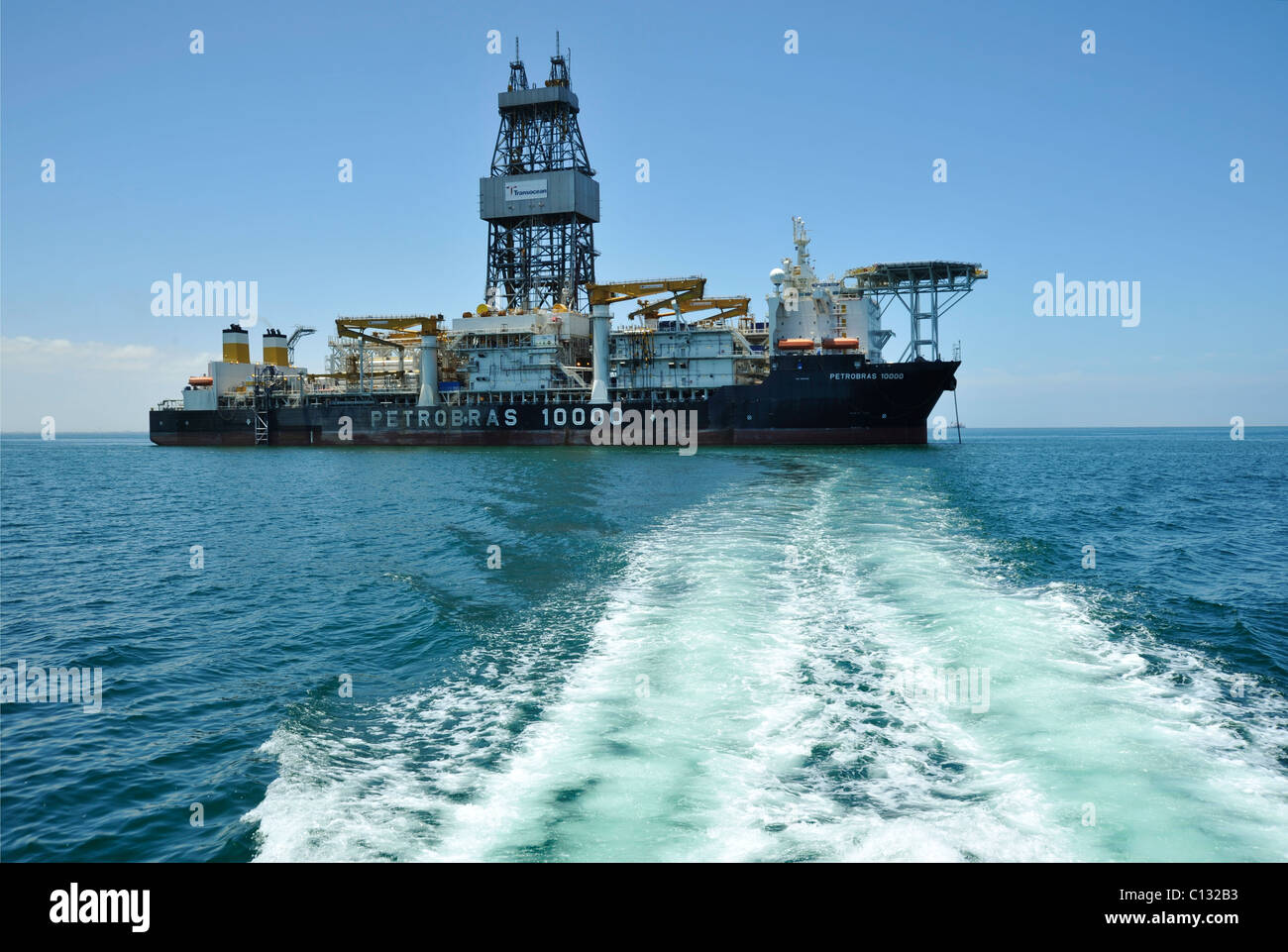 Walvisbay, Namibia, Industrie, Petronas Oil Exploration Schiff vor Anker im Hafen, Bohrinsel, roh Stockfoto