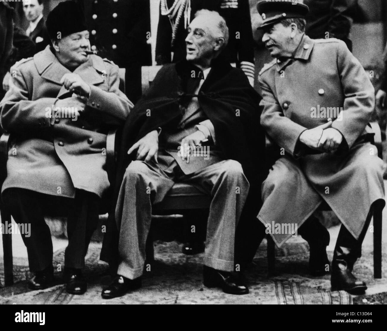 Dem zweiten Weltkrieg. Von links: britische Premierminister Winston Churchill, US-Präsident Franklin Delano Roosevelt und der sowjetische Premier Josef Stalin auf der Konferenz von Jalta, Februar 1945. Stockfoto