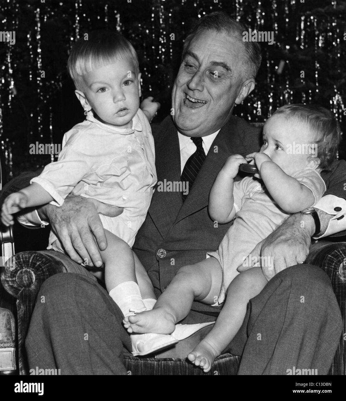 FDR Präsidentschaft. US-Präsident Franklin Delano Roosevelt mit Enkelkindern, ca. 1930er Jahre. Stockfoto