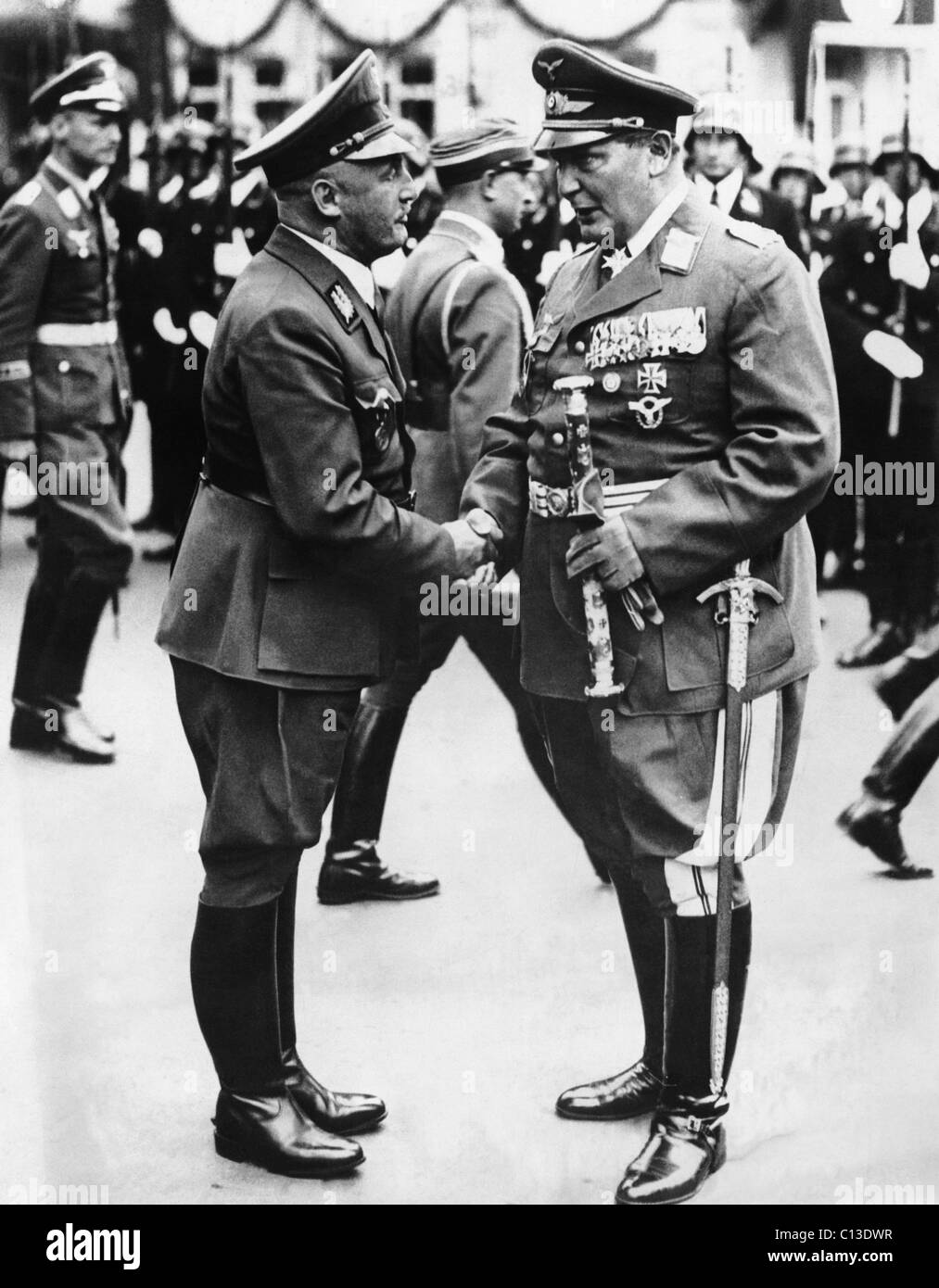 Von links, Herausgeber Der Stuermer Julius Streicher, Oberbefehlshaber der Luftwaffe Hermann Goering, auf dem 10. NS-Parteitag, Nürnberg, 1938 Stockfoto