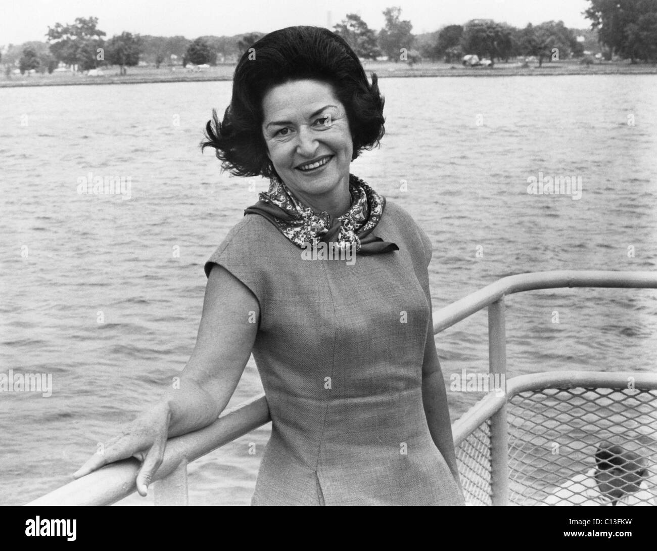 Ein VISIT auf WASHINGTON mit Frau LYNDON B. JOHNSON im Auftrag von A mehr schöne AMERICA, Lady Bird Johnson, lüftete 25. November 1965 Stockfoto