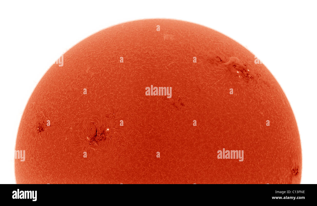 Sonnenflecken und aktiven Regionen auf der Oberfläche der Sonne, fotografiert in Wasserstoff alpha Stockfoto