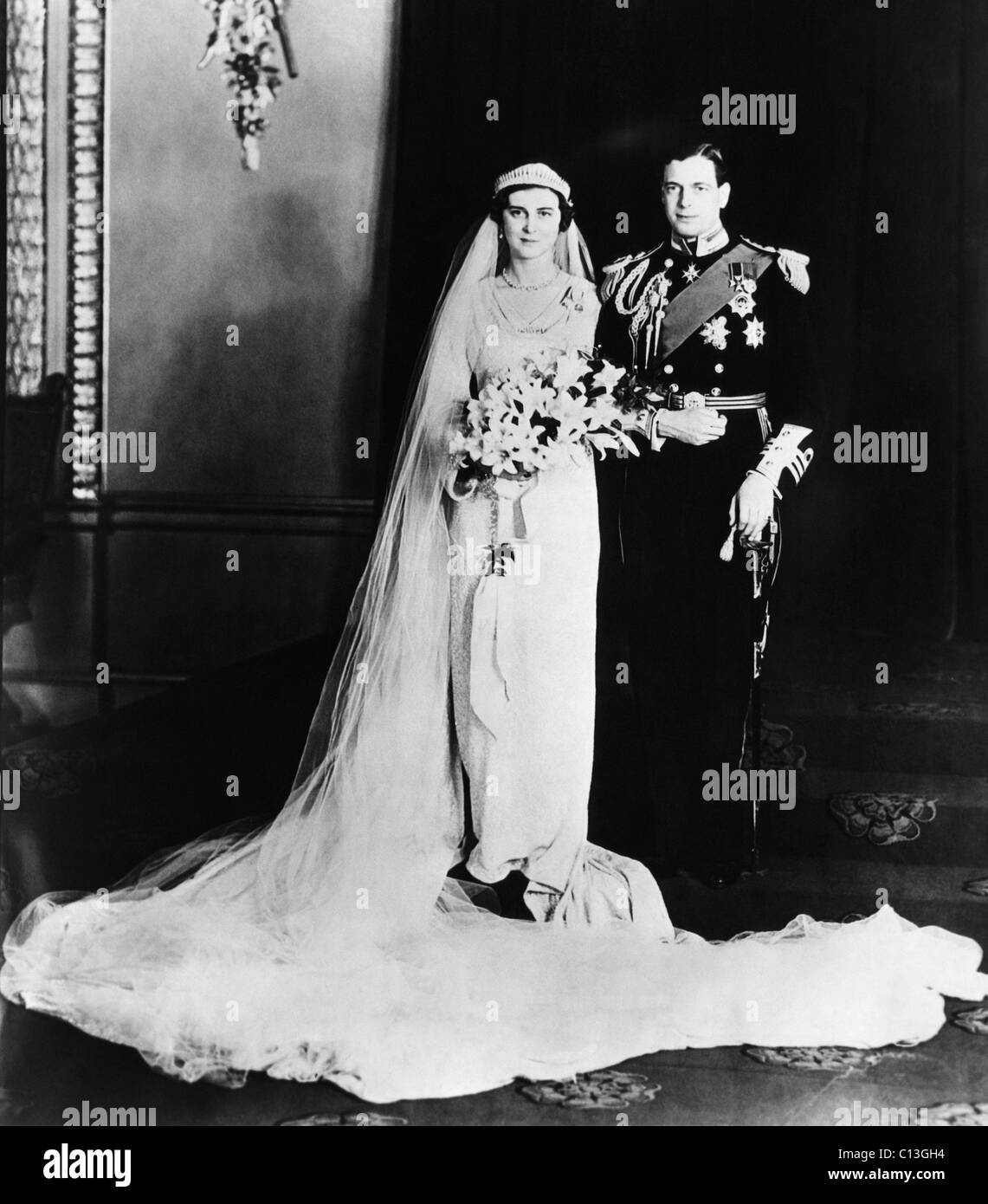 Britische königliche Familie. Prinzessin Marina, Duchess of Kent und Prinz George, Herzog von Kent, am Tag ihrer Hochzeit, 29. November 1934. Stockfoto