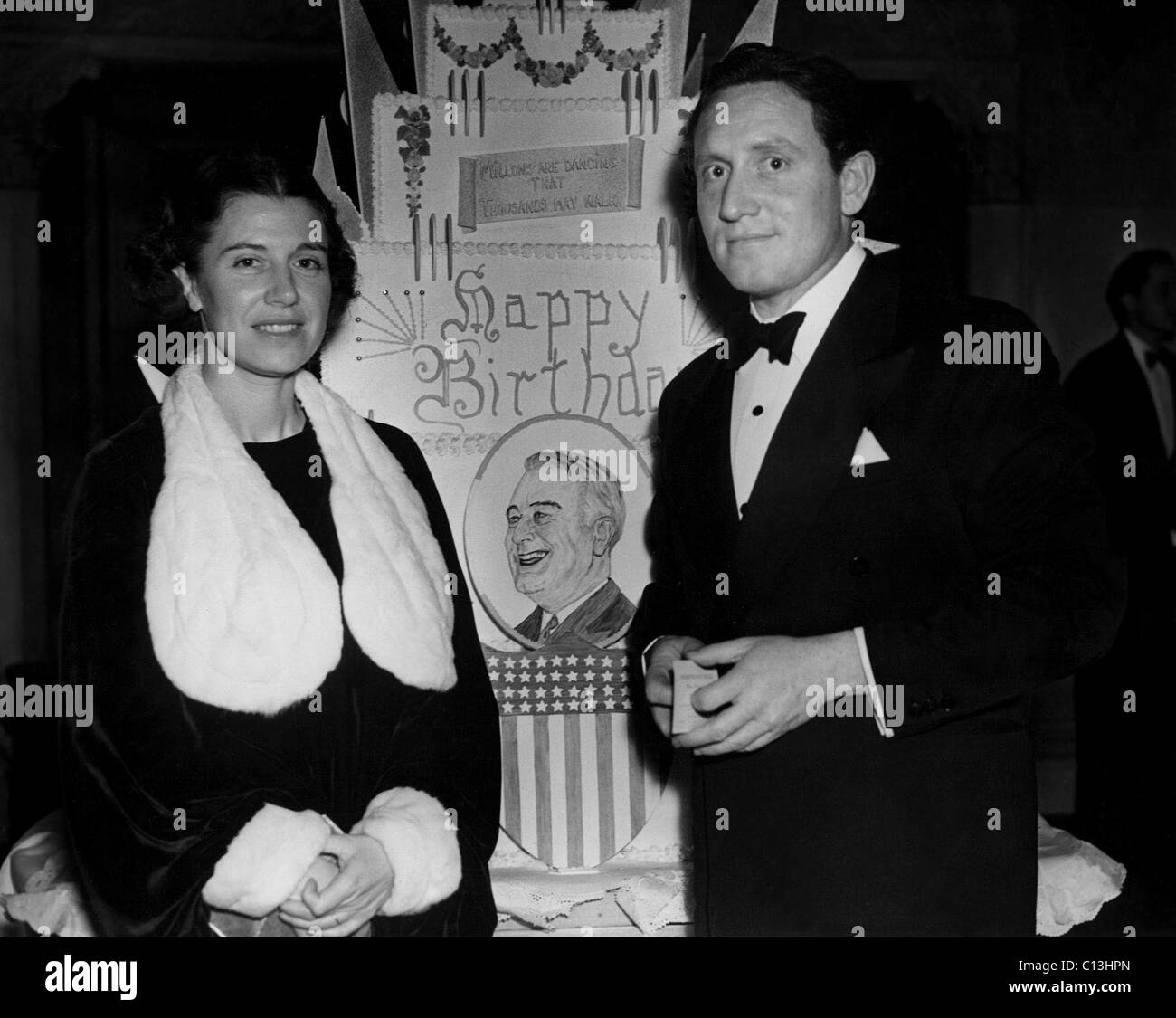 LOUISE TRACY und Mann SPENCER TRACY bei der Geburtstagsfeier für Präsident Franklin D. Roosevelt, 1930er Jahre Stockfoto