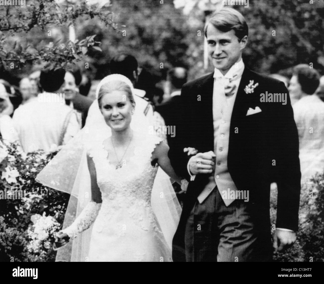 Nixon Präsidentschaft. Tricia Nixon und Edward Cox, kurz nach ihrer Hochzeit im Weißen Haus Rose Garden, Washington D.C., 12. Juni 1971. Stockfoto