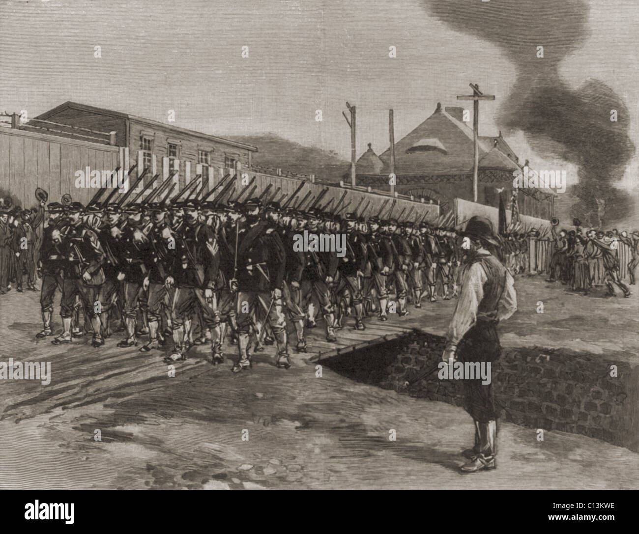 Die ersten Truppen in Homestead am 12. Juli 1892. Die Stadt hatte die Kontrolle über die Streikenden gewesen, bis der Pennsylvania-Miliz von 4.000 Soldaten die Streikenden in 20 Minuten vertrieben. Vertreter des Unternehmens durften wieder in den Mühlen und eine weitere 2.000 Truppen-Reserve, die Truppen in der Nähe lagerten. Stockfoto