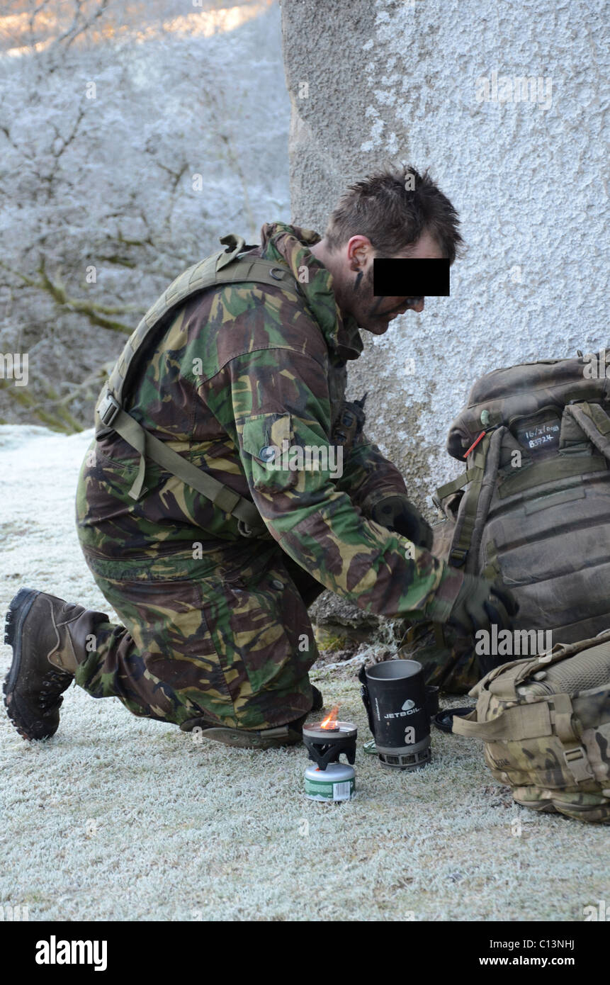 SAS-Mann auf Tarierung Übung Stockfoto