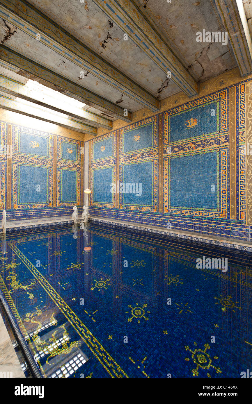 Ornate indoor swimming pool castle -Fotos und -Bildmaterial in hoher ...