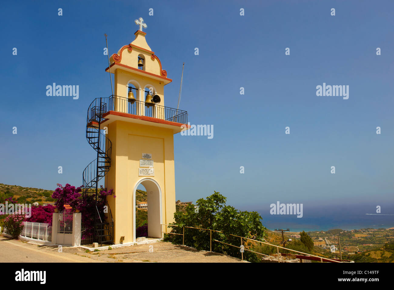Die orthodoxe Kirche Turm Panagia des Langouvarda am Fuße von denen die Heilige Jungfrau Maria Schlangen scheinen. Kefalonia Griechenland Stockfoto