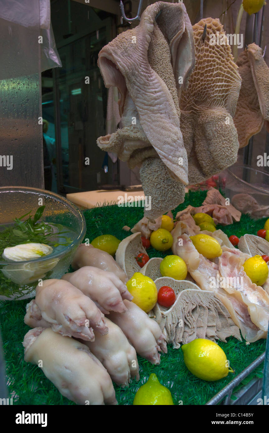 Stall zu verkaufen Schweinefleisch Knöchel, Innereien und anderen Fleischsorten La Pignasecca Markt Quartieri Spagnoli Bezirk Neapel-Kampanien-Italien-Europa Stockfoto