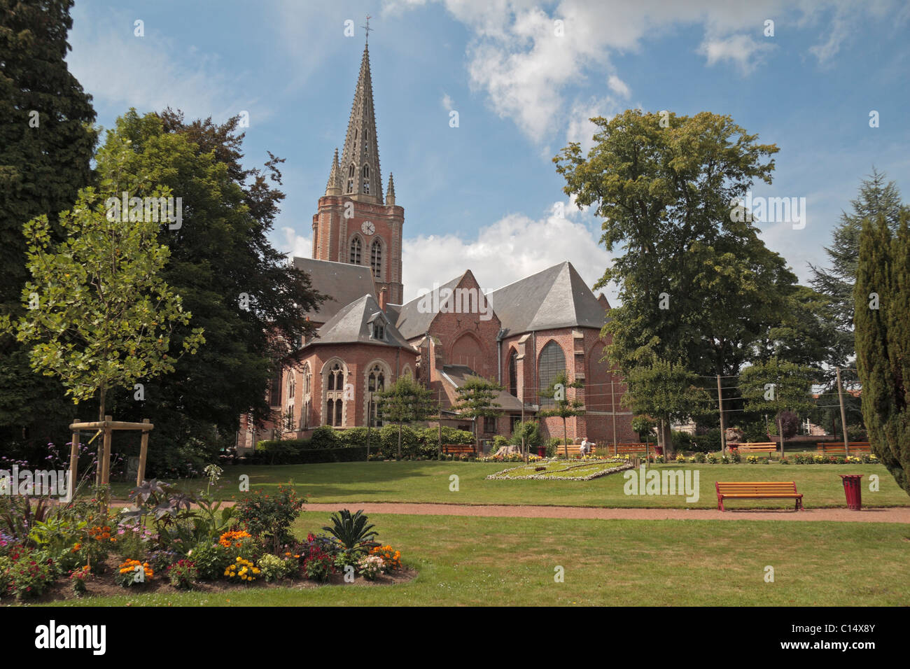 Die Kirche Saint Eloi in der ziemlich französischen Dorf Hazebrouck, Nord-Pas-de-Calais, Frankreich. Stockfoto