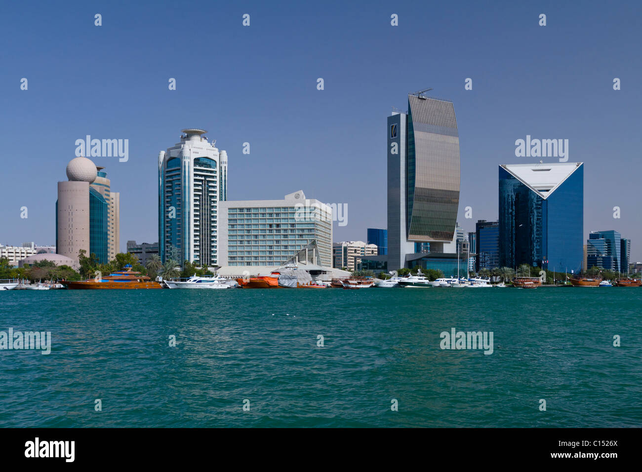 Büro Dubai Creek Skyline erhebt sich in Dubai, Vereinigte Arabische Emirate, Persischer Golf. Stockfoto