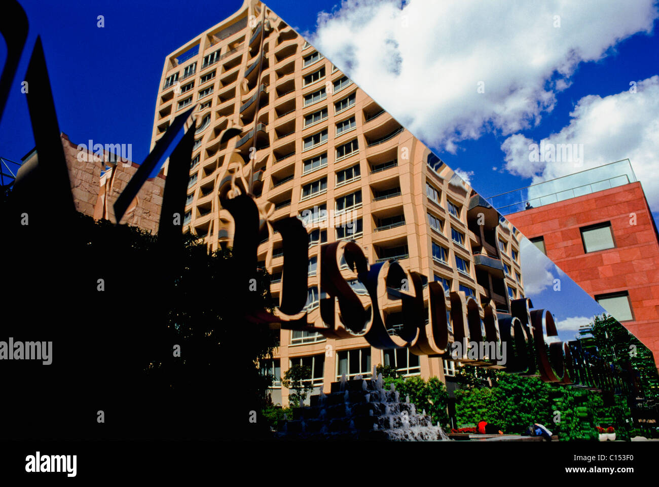 Museum für zeitgenössische Kunst, Nahaufnahme, niedrigen Winkel Stockfoto
