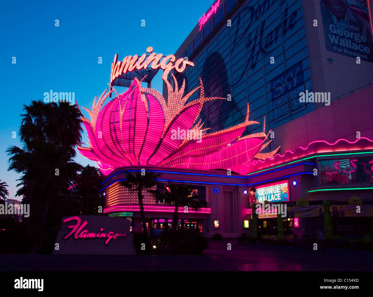 Neon-Schild über dem Eingang zum The Flamingo Hotel Casino Stockfoto