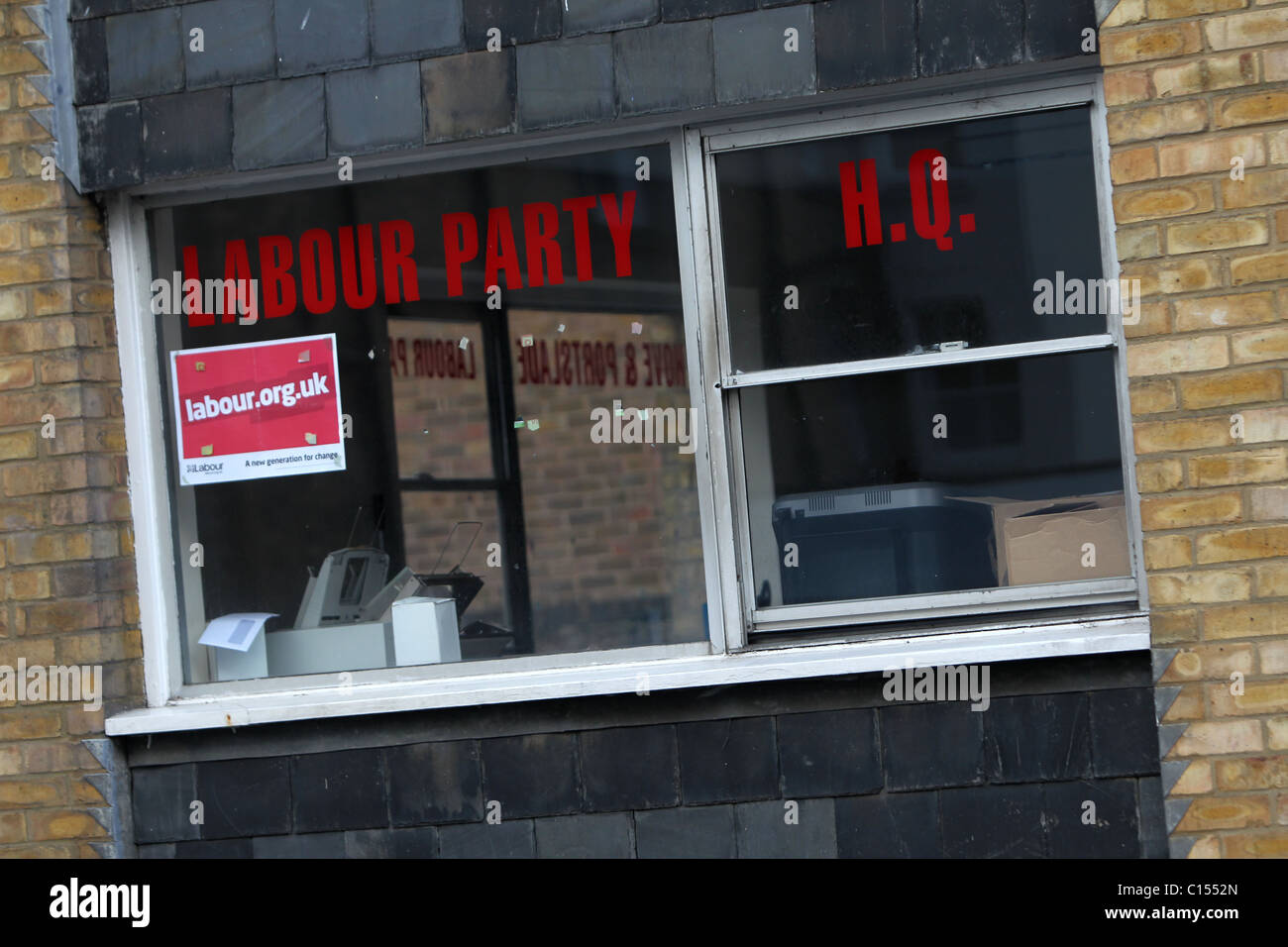 Labour Party HQ Fenster, Hove, East Sussex, UK. Stockfoto