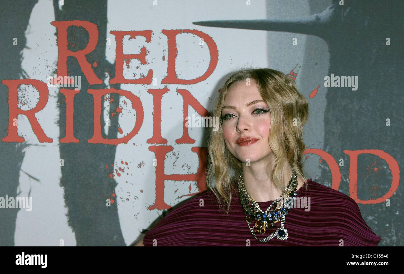 AMANDA SEYFRIED RED RIDING HOOD LOS ANGELES PREMIERE. WARNER BROS HOLLYWOOD LOS ANGELES Kalifornien USA 7. März 2011 Stockfoto