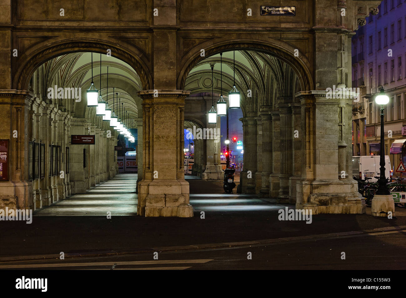 Außen an der Wiener Staatsoper Stockfoto