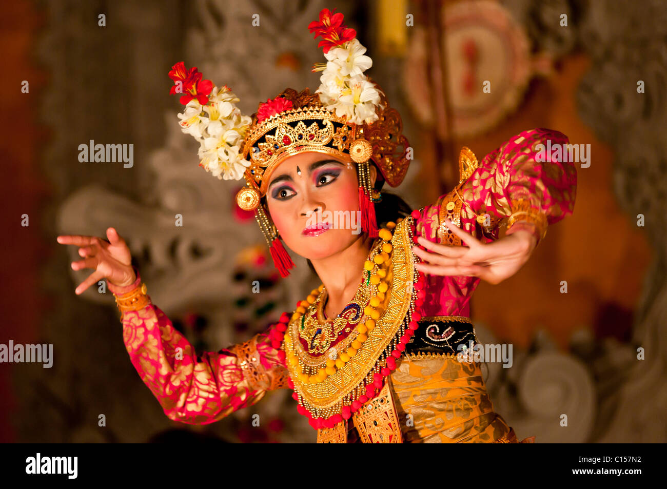 Balinesische Legong Tänzerinnen in Ubud Bali Indonesien Stockfoto