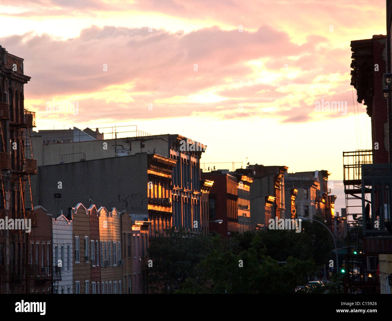 Williamsburg Gebäude bei Sonnenuntergang Stockfoto