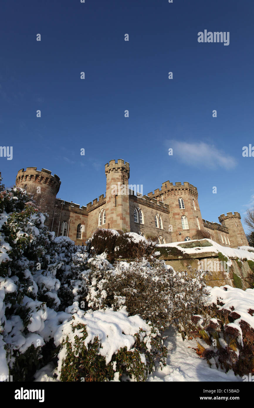 Cholmondeley Schlossgärten. Malerische Winter Blick auf Cholmondeley Burg. Stockfoto