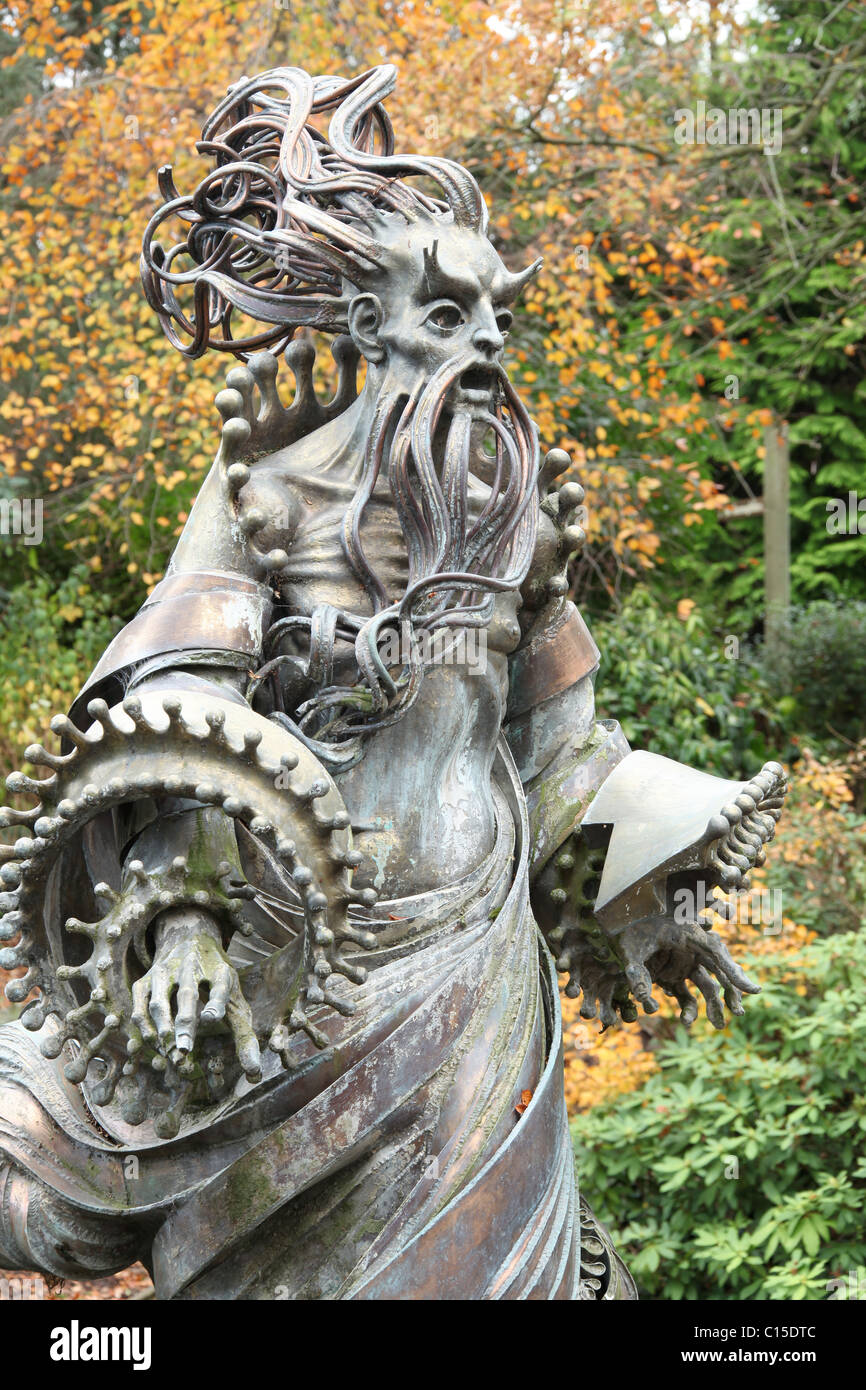 Chester zoologischen Gärten. Herbstliche Ansicht von Noah und der vier Winde-Statue im Chester Zoo Sunken Garden. Stockfoto