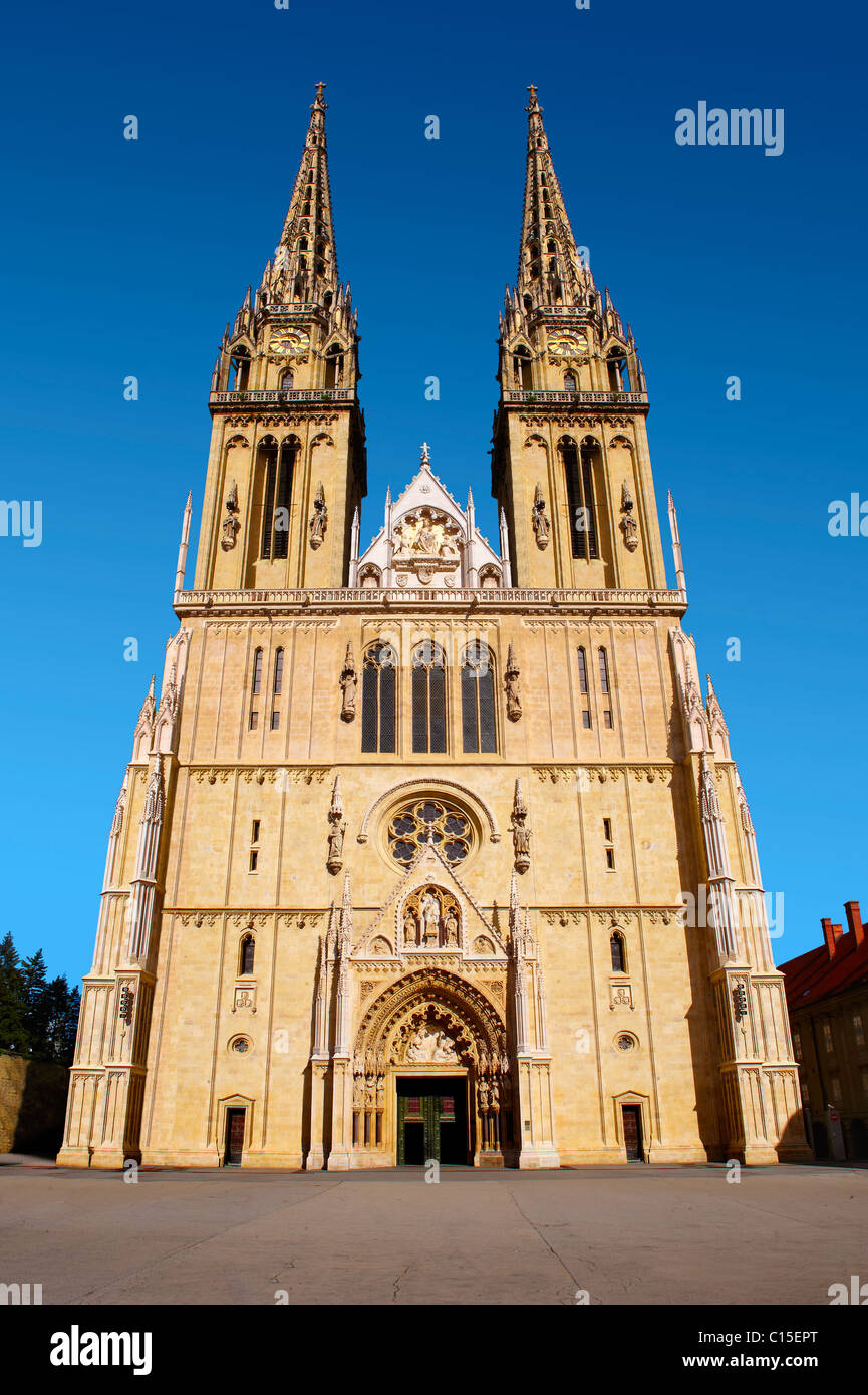 Die neugotische Kathedrale der Himmelfahrt der Jungfrau Maria, Zagreb, Kroatien Stockfoto