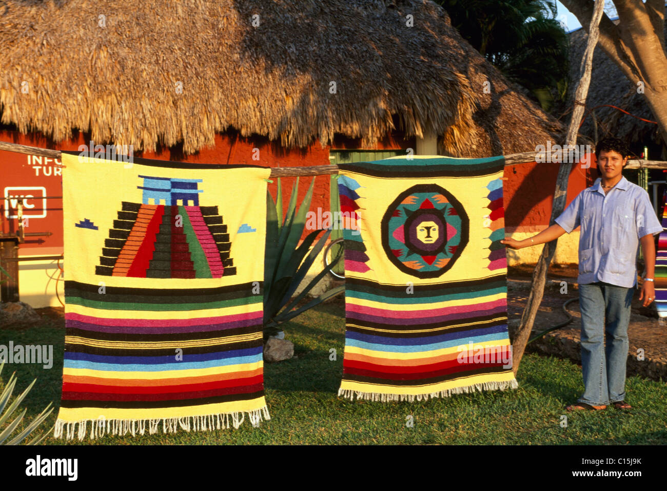 Handgeknüpfte Teppiche, Souvenirs, Uxmal, Yucatan, Mexiko, Nordamerika Stockfoto
