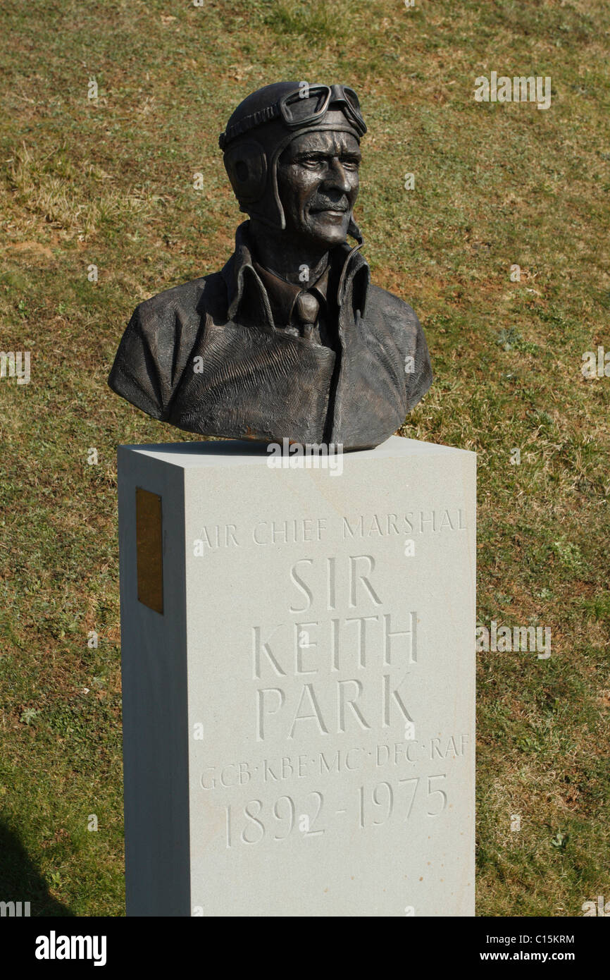 Statue von Sir Keith Park bei Capel le Ferne Battle of Britain memorial Stockfoto