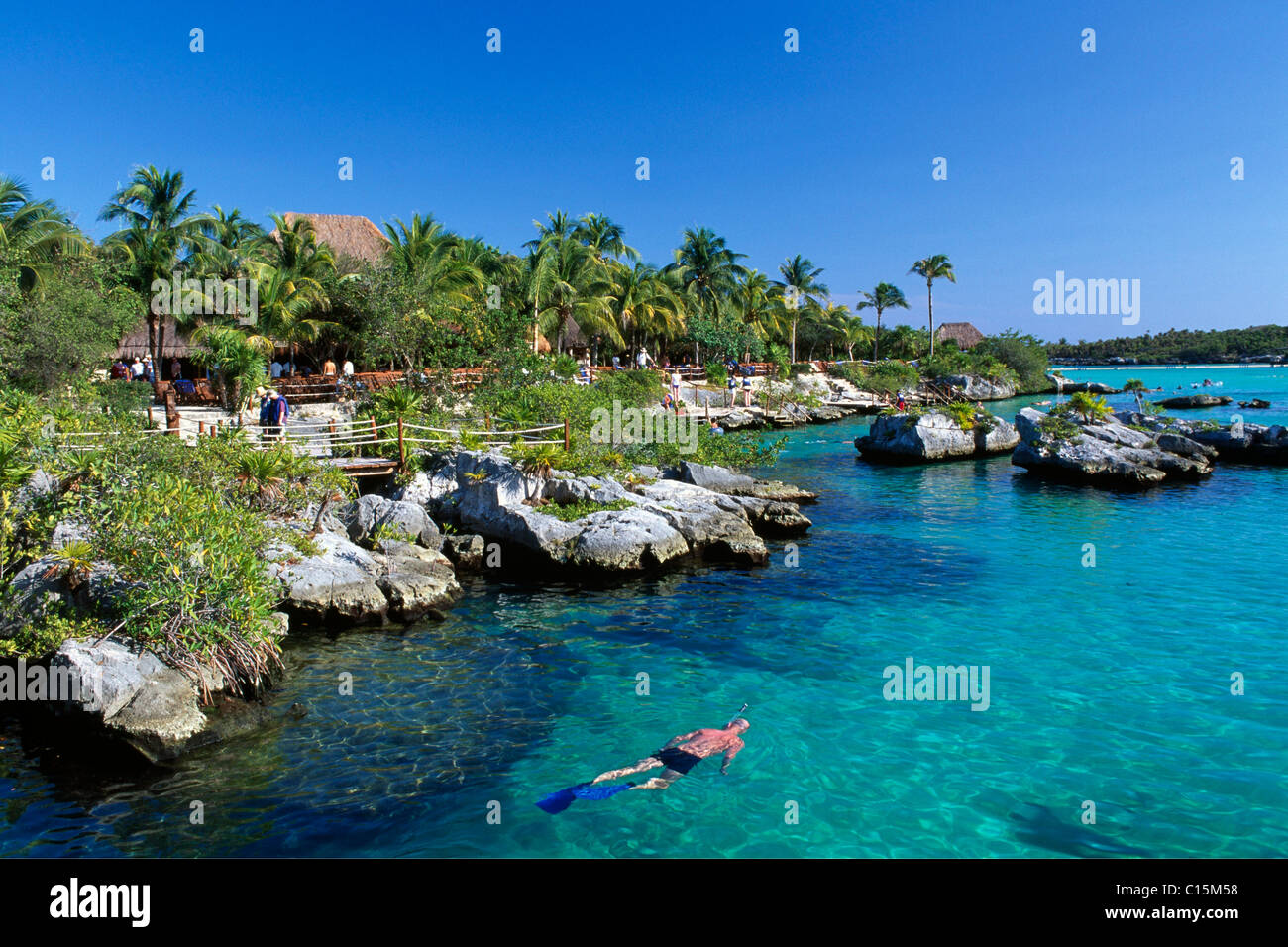 Schnorchler in Xel-Ha Freizeitpark, Riviera Maya River, Yucatan, Mexiko, Nordamerika Stockfoto
